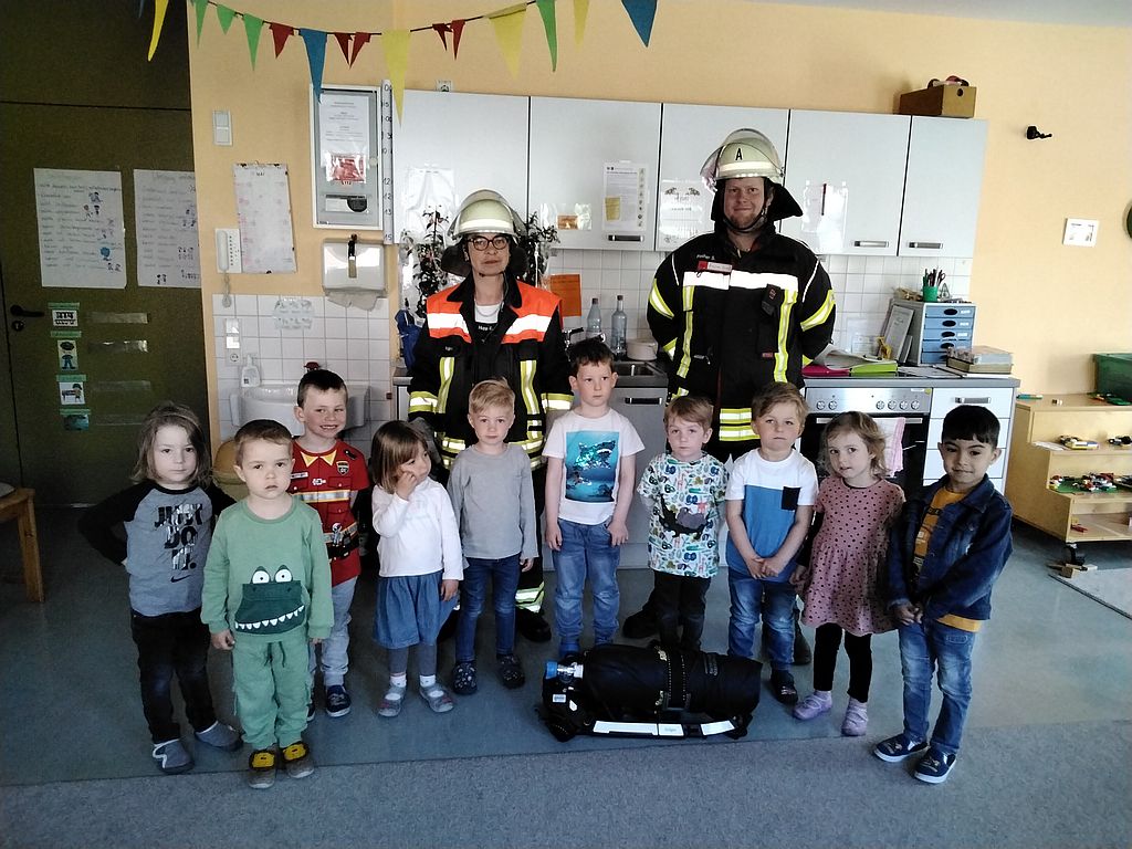 Feuerwehr bei den Gänseblümchen